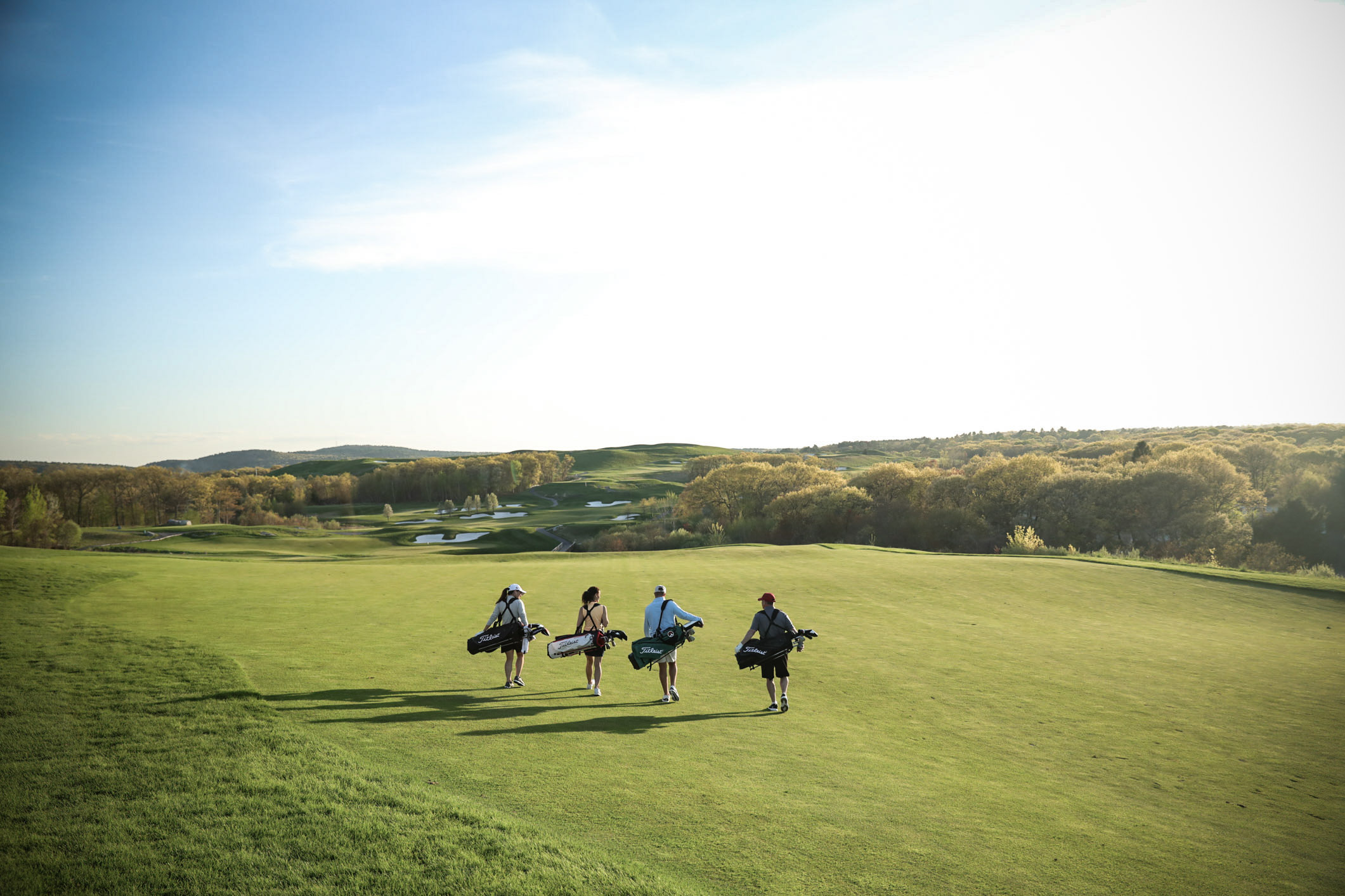TitleistTruFeel_GraniteLinks_Hole8_Fairway_WhiteBall_07667